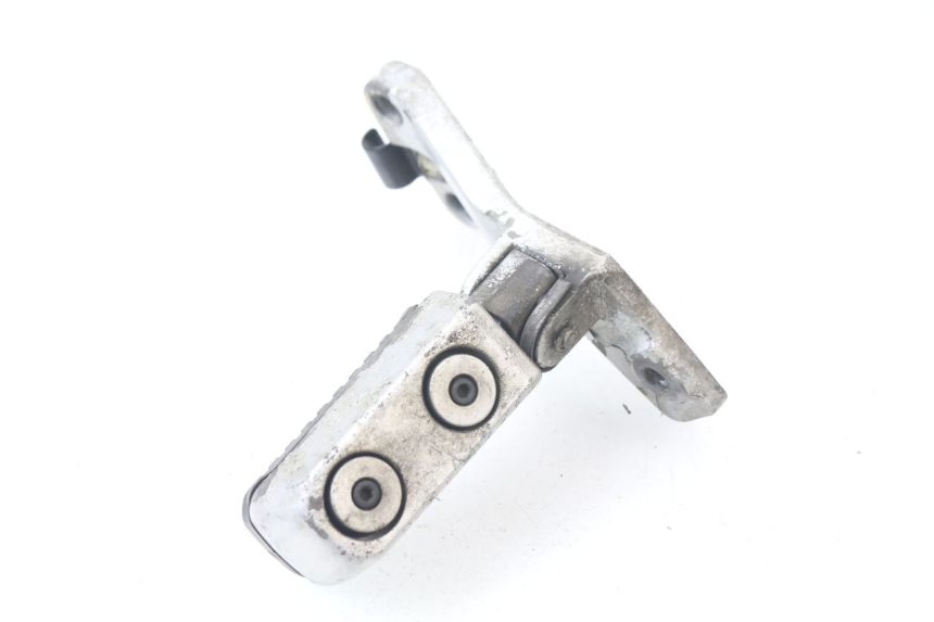 photo de REAR RIGHT FOOTREST MOUNT KAWASAKI GTR 1000 (1994 - 2004)