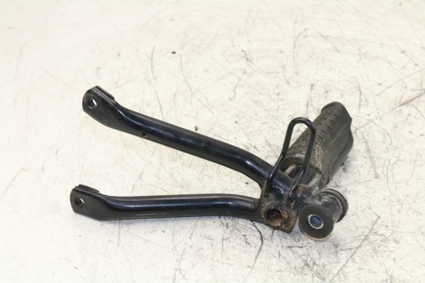 photo de REAR RIGHT FOOTREST MOUNT HONDA CBF 125 (2009 - 2015)