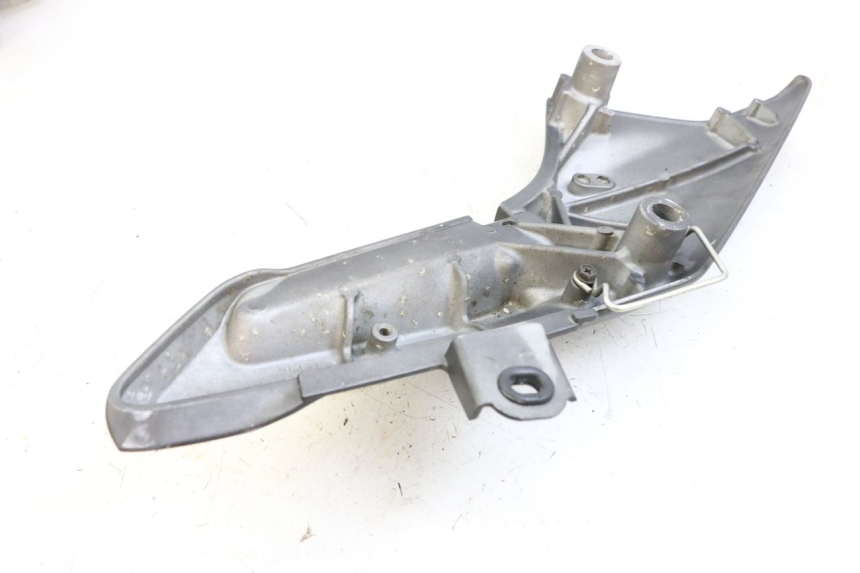 photo de REAR RIGHT FOOTREST MOUNT HONDA FJS SILVER WING SILVERWING 400 (2005 - 2008)