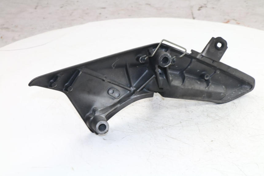 photo de REAR RIGHT FOOTREST MOUNT HONDA FJS SILVER WING SILVERWING 400 (2005 - 2008)