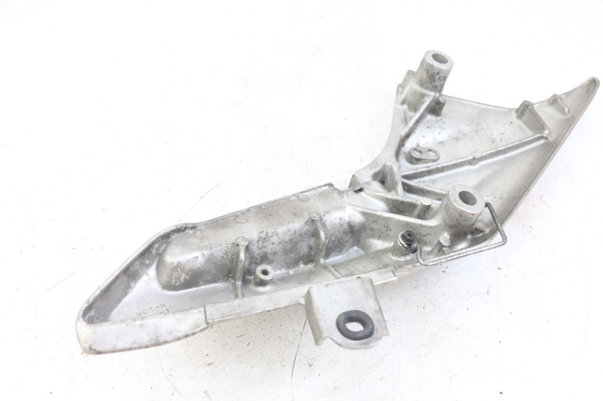 photo de REAR RIGHT FOOTREST MOUNT HONDA FJS SILVERWING SILVER WING 600 (2001 - 2010)