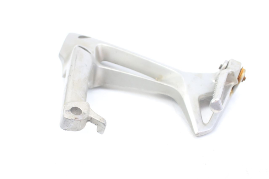 photo de RIGHT REAR FOOTREST MOUNTING PLATE HONDA VFR VTEC RC46 800 (2002 - 2013)