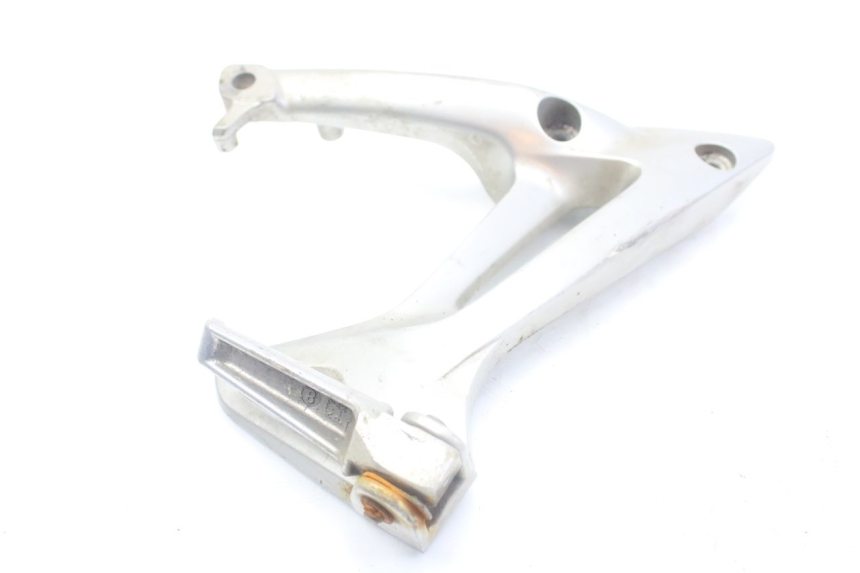 photo de RIGHT REAR FOOTREST MOUNTING PLATE HONDA VFR VTEC RC46 800 (2002 - 2013)