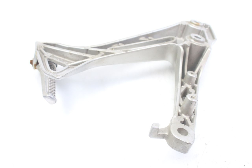 photo de RIGHT REAR FOOTREST MOUNTING PLATE HONDA VFR VTEC RC46 800 (2002 - 2013)