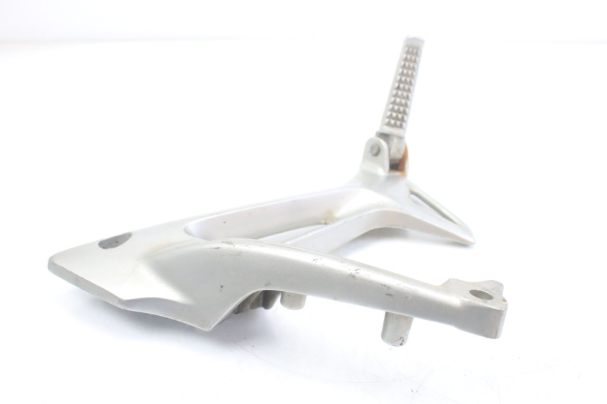 photo de RIGHT REAR FOOTREST MOUNTING PLATE HONDA VFR VTEC RC46 800 (2002 - 2013)