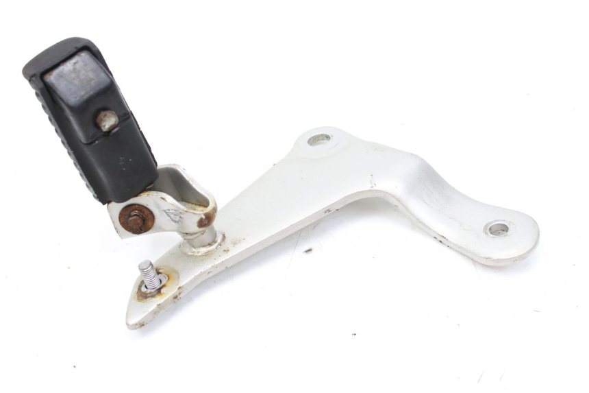 photo de RIGHT REAR FOOTREST MOUNTING PLATE SYM HUSKY 125 (1999 - 2005)