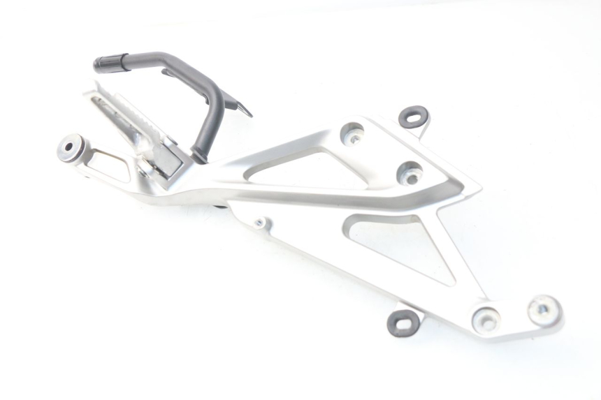 photo de REAR RIGHT FOOTREST MOUNT HONDA INTEGRA NC D 750 (2016 - 2018)