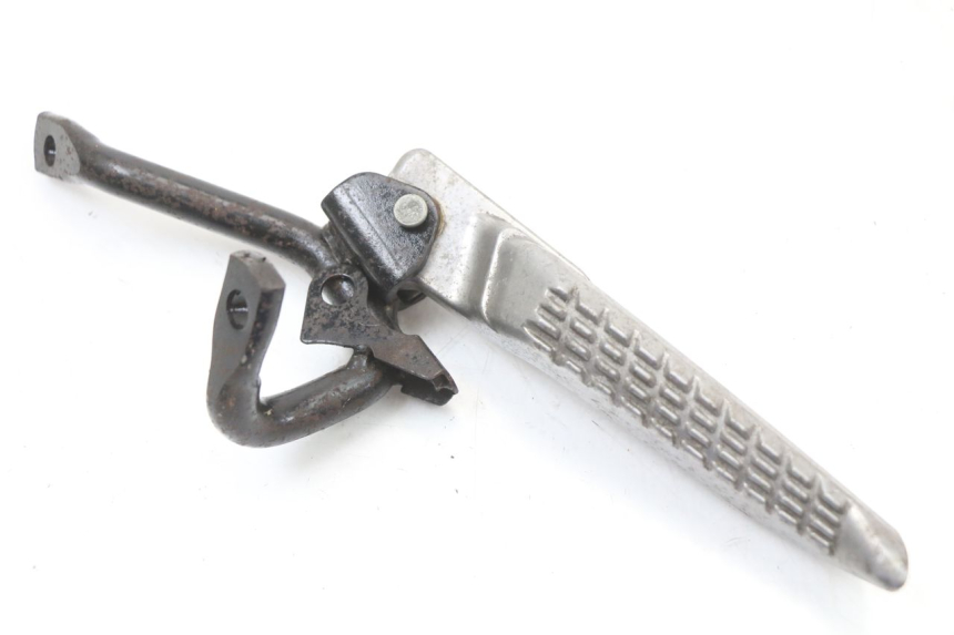 photo de REAR RIGHT FOOTREST BRACKET JONWAY AZTRAL 125 (2008 - 2017)