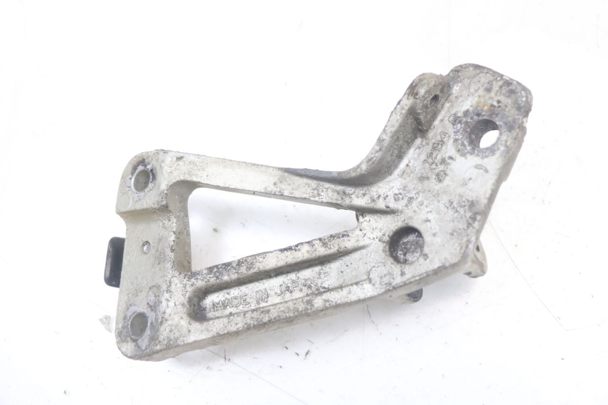 photo de REAR RIGHT FOOTREST MOUNT KAWASAKI GTR 1000 (1994 - 2004)