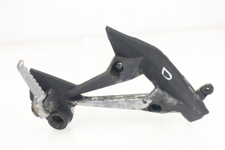 photo de RIGHT REAR FOOTREST MOUNTING PLATE KAWASAKI Z 750 (2007 - 2013)