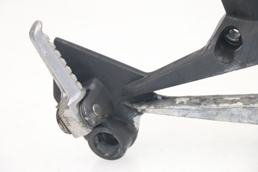 photo de RIGHT REAR FOOTREST MOUNTING PLATE KAWASAKI Z 750 (2007 - 2013)