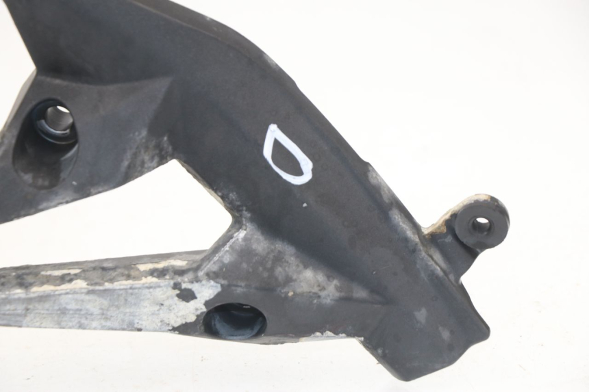 photo de RIGHT REAR FOOTREST MOUNTING PLATE KAWASAKI Z 750 (2007 - 2013)