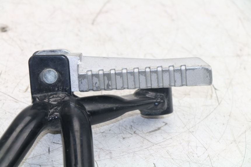 photo de REAR RIGHT FOOTREST MOUNT KYMCO K-PW K-PIPE 50 (2012 - 2017)