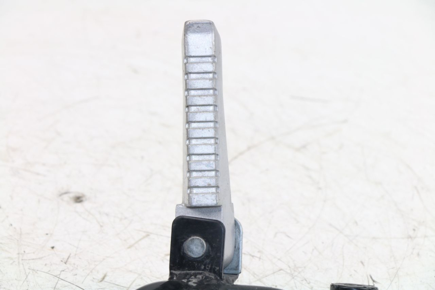 photo de REAR RIGHT FOOTREST MOUNT KYMCO K-PW K-PIPE 50 (2012 - 2017)