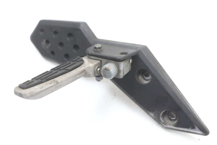 photo de REAR RIGHT FOOTREST MOUNT KYMCO SUPER 8 4T 50 (2021 - 2024)