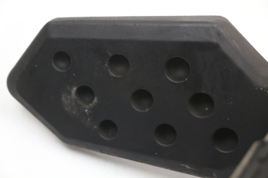 photo de REAR RIGHT FOOTREST MOUNT KYMCO SUPER 8 4T 50 (2021 - 2024)