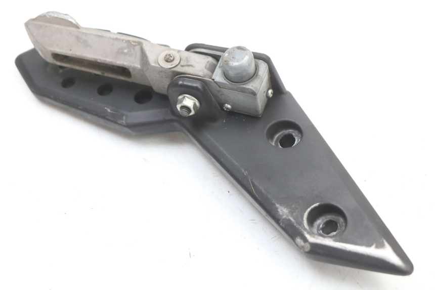 photo de REAR RIGHT FOOTREST MOUNT KYMCO SUPER 8 4T 50 (2021 - 2024)