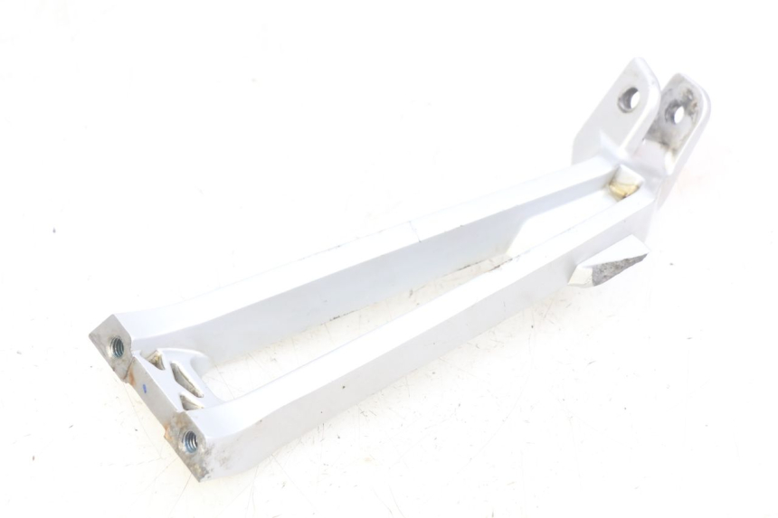 photo de RIGHT REAR FOOTREST MOUNTING PLATE YAMAHA MT ABS 125 (2014 - 2018)