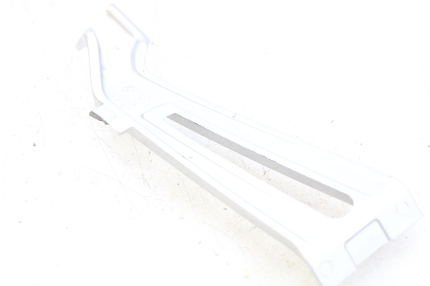 photo de RIGHT REAR FOOTREST MOUNTING PLATE YAMAHA MT ABS 125 (2014 - 2018)