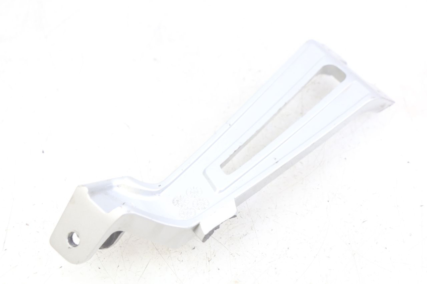 photo de RIGHT REAR FOOTREST MOUNTING PLATE YAMAHA MT ABS 125 (2014 - 2018)