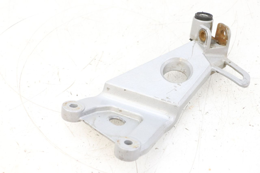 photo de REAR RIGHT FOOTREST MOUNT HONDA NSR R 125 (1994 - 2003) - Product overview