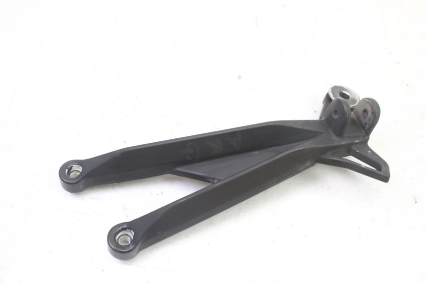 photo de REAR RIGHT FOOTREST MOUNT MAG POWER R-STREET 50 (2016 - 2025)