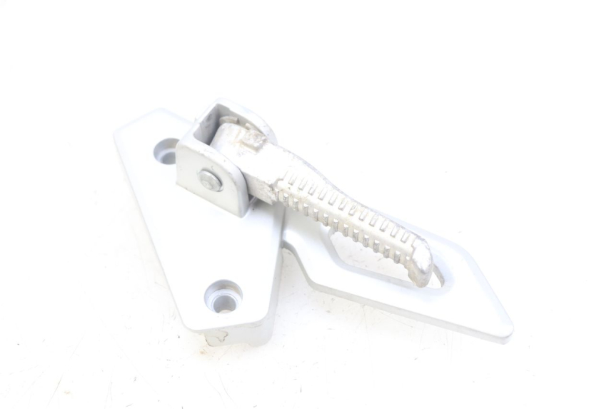 photo de RIGHT REAR FOOTREST MOUNTING PLATE PEUGEOT SPEEDFIGHT 3 AIR 50 (2009 - 2015)