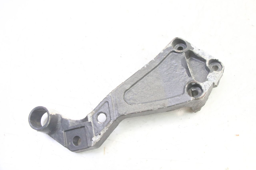 photo de REAR RIGHT FOOTREST MOUNT TRIUMPH SPRINT 900 (1995 - 1998)