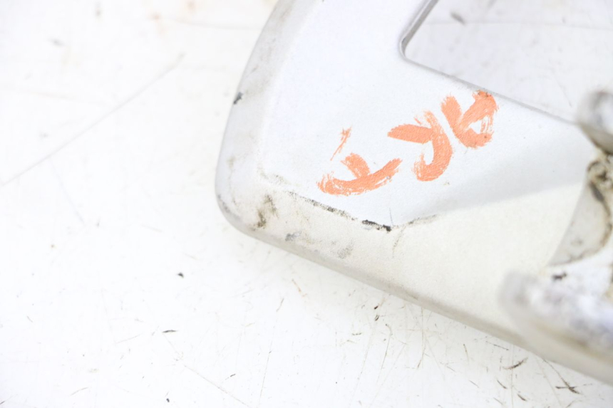 photo de REAR RIGHT FOOTREST MOUNT KTM SUPERENDURO R 950 (2005 - 2009)