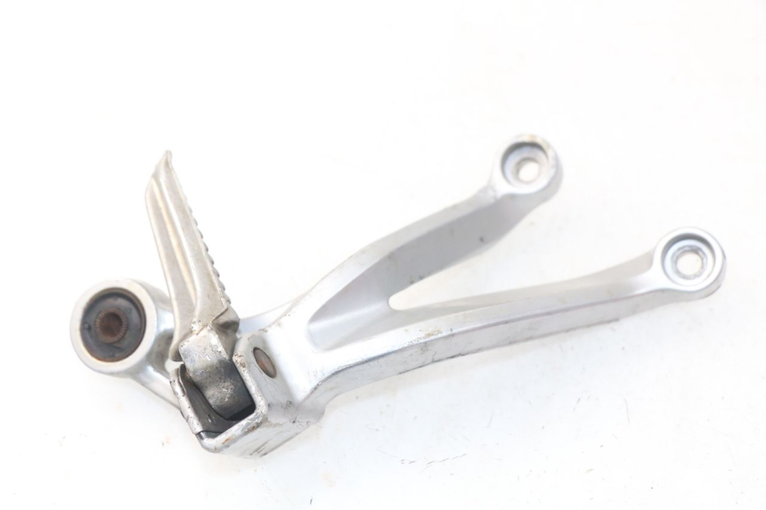 photo de REAR RIGHT FOOTREST MOUNT SUZUKI GSX-R GSXR 600 (2001 - 2003)