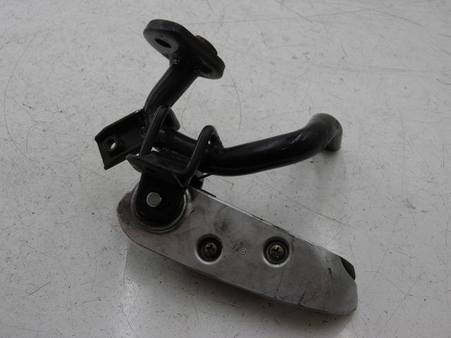 photo de REAR RIGHT FOOTREST MOUNT SYM GTS 125 (2005 - 2008)