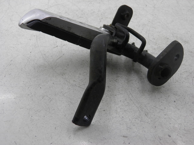 photo de REAR RIGHT FOOTREST MOUNT SYM GTS EVO 125 (2009 - 2013)