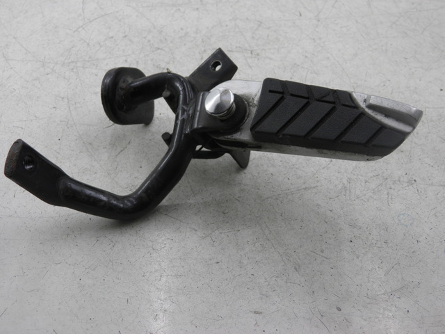 photo de REAR RIGHT FOOTREST MOUNT SYM GTS EVO 125 (2009 - 2013)