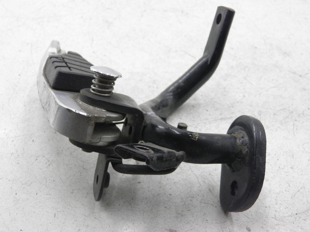 photo de REAR RIGHT FOOTREST MOUNT SYM GTS EVO 125 (2009 - 2013)