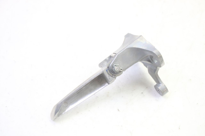 photo de REAR RIGHT FOOTREST MOUNT YAMAHA TRICITY 300 (2020 - 2024) - Technical close-up