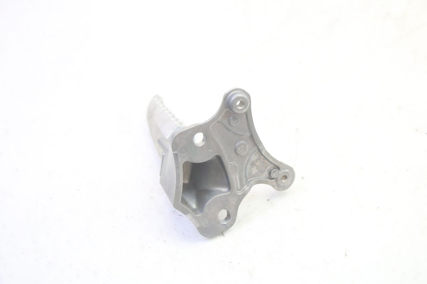 photo de REAR RIGHT FOOTREST MOUNT YAMAHA TRICITY 300 (2020 - 2024) - Product overview