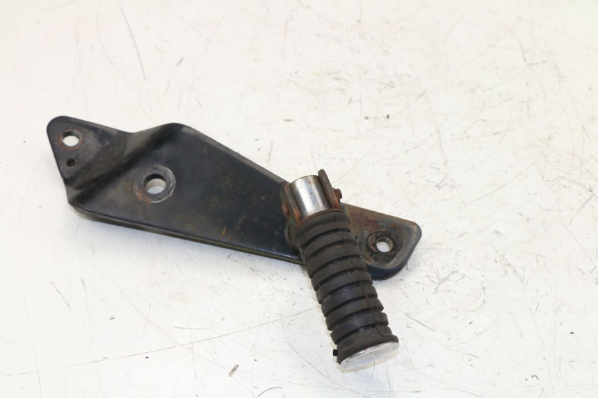 photo de REAR RIGHT FOOTREST MOUNT YAMAHA VIRAGO 125 (1996 - 2003)