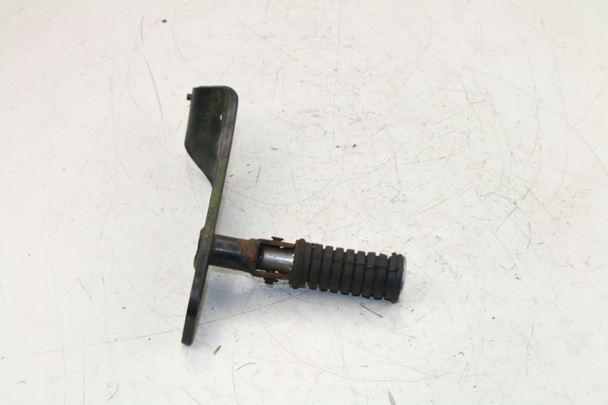 photo de REAR RIGHT FOOTREST MOUNT YAMAHA VIRAGO 125 (1996 - 2003)