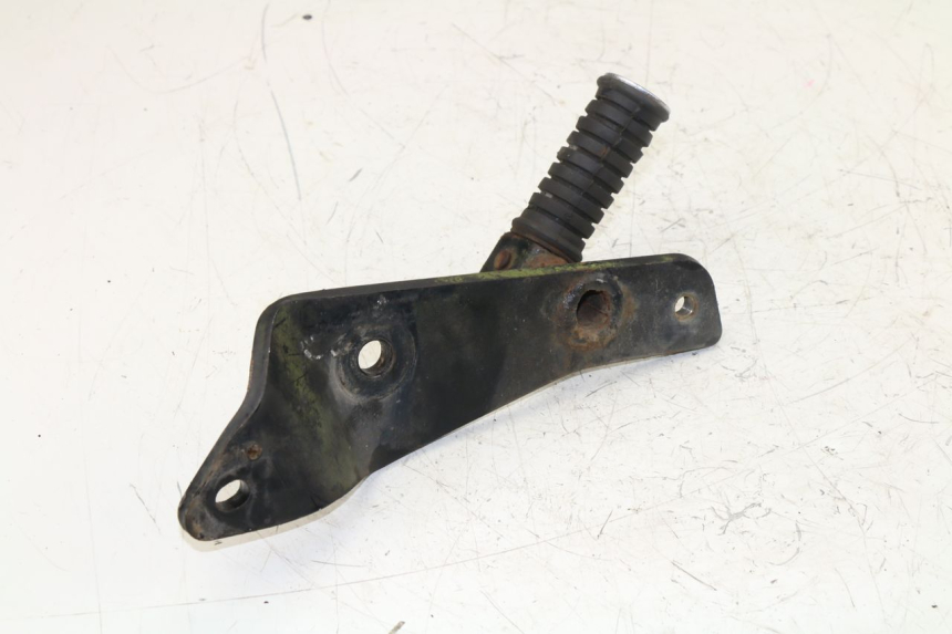 photo de REAR RIGHT FOOTREST MOUNT YAMAHA VIRAGO 125 (1996 - 2003)