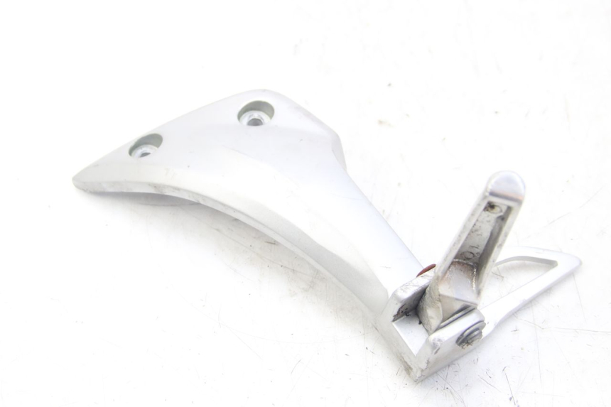 photo de REAR RIGHT FOOTREST BRACKET HONDA VISION NSC R 50 (2013 - 2015)
