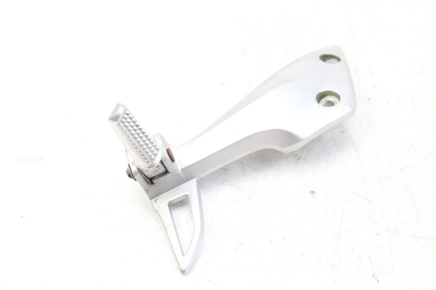 photo de REAR RIGHT FOOTREST BRACKET HONDA VISION NSC R 50 (2013 - 2015)