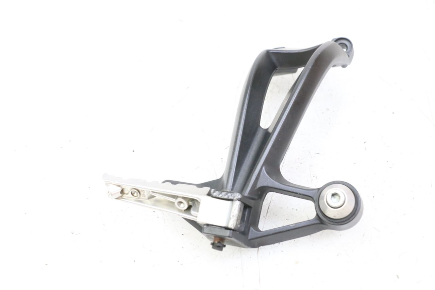 photo de REAR RIGHT FOOTREST MOUNT YAMAHA FZ1 FAZER 1000 (2007 - 2009)