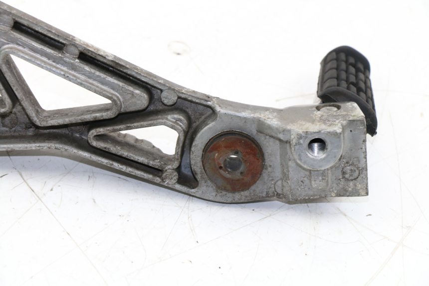 photo de REAR RIGHT FOOTREST MOUNT YAMAHA FZX FAZER 750 (1987 - 1998)
