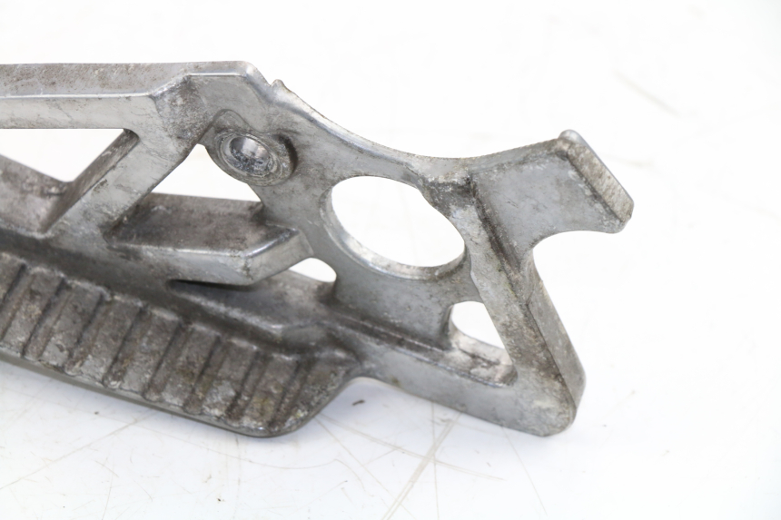 photo de REAR RIGHT FOOTREST MOUNT YAMAHA FZX FAZER 750 (1987 - 1998)