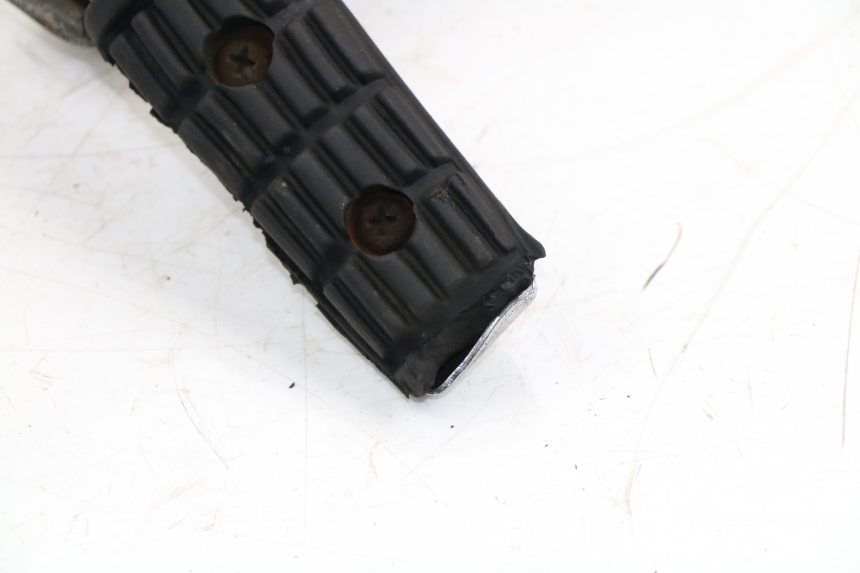 photo de REAR RIGHT FOOTREST MOUNT YAMAHA FZX FAZER 750 (1987 - 1998)
