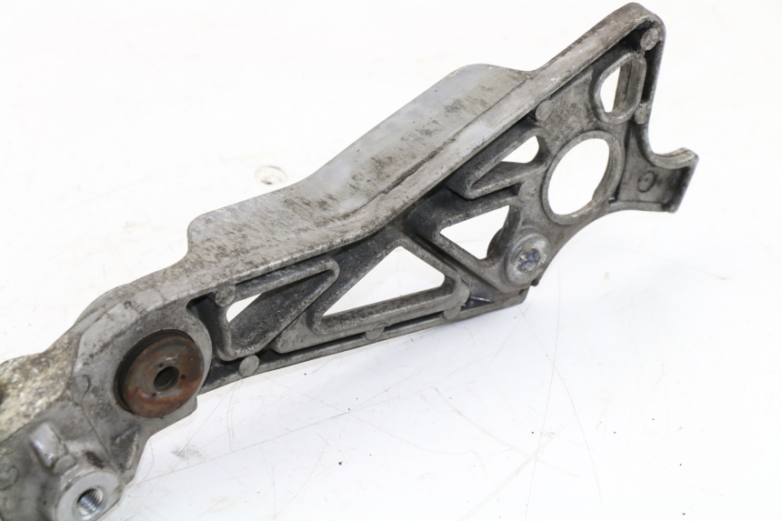photo de REAR RIGHT FOOTREST MOUNT YAMAHA FZX FAZER 750 (1987 - 1998)