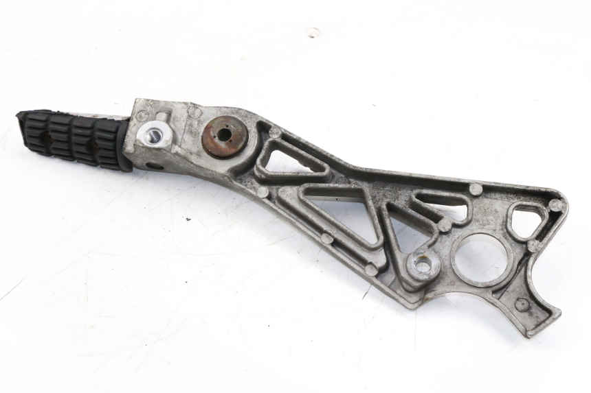 photo de REAR RIGHT FOOTREST MOUNT YAMAHA FZX FAZER 750 (1987 - 1998)