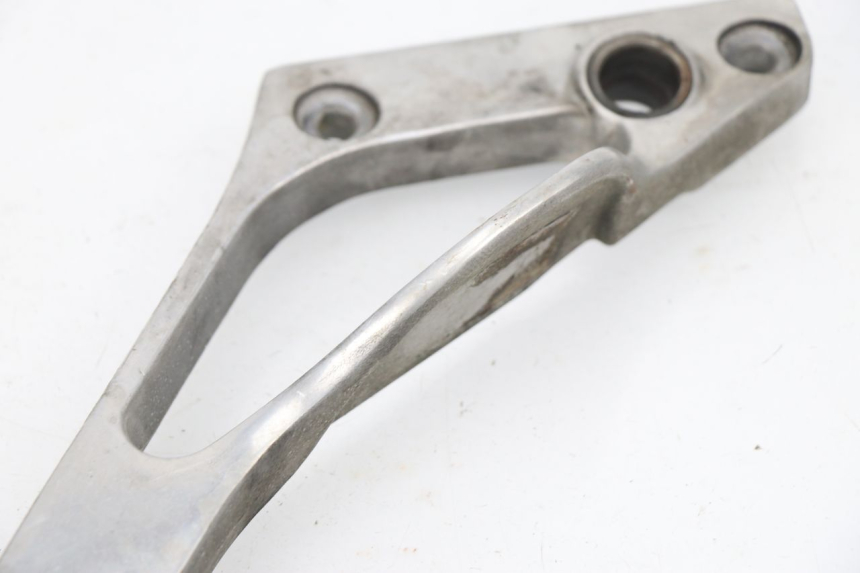 photo de REAR RIGHT FOOTREST MOUNT YAMAHA TDM 3VD 850 (1991 - 1995)