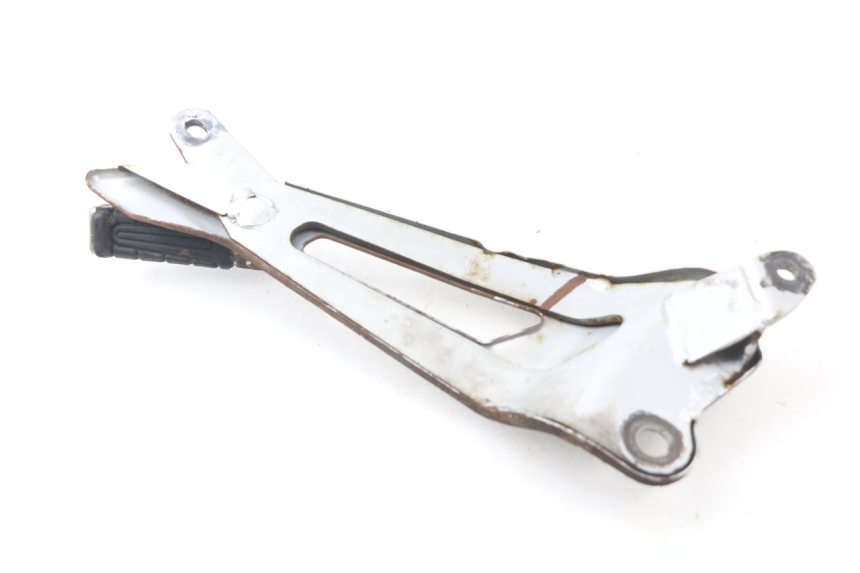 photo de REAR RIGHT FOOTREST MOUNT YAMAHA YBR 125 (2007 - 2009)