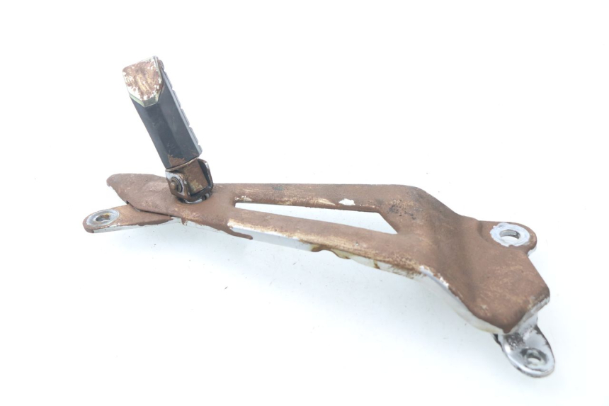 photo de REAR RIGHT FOOTREST MOUNT YAMAHA YBR 125 (2007 - 2009)